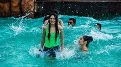 India's largest wavepool size is 60K square feet with 6 feet wave height. Total 8 number of thunder wave pattern generated in wet n joy water park Lonavala