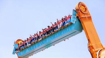 Top Spin Suspended ride with thrilling attractions promises a whirlwind of emotions, leaving you breathless, feeling the g-force, dancing in a double spin, screams and laughter